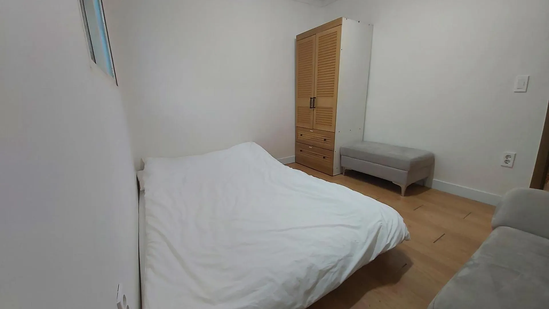 Апартаменты Soul Station 3 Rooms 5 Beds 10M Walk From Seoul Station